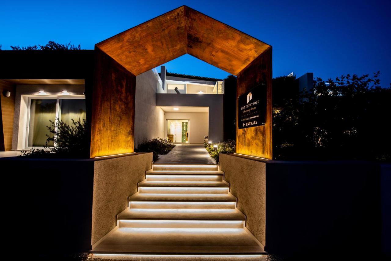 Montepetrosu Charming House Bed & Breakfast